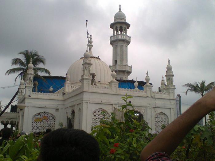 Haji Ali, a tour attraction in Mumbai, Maharashtra, India