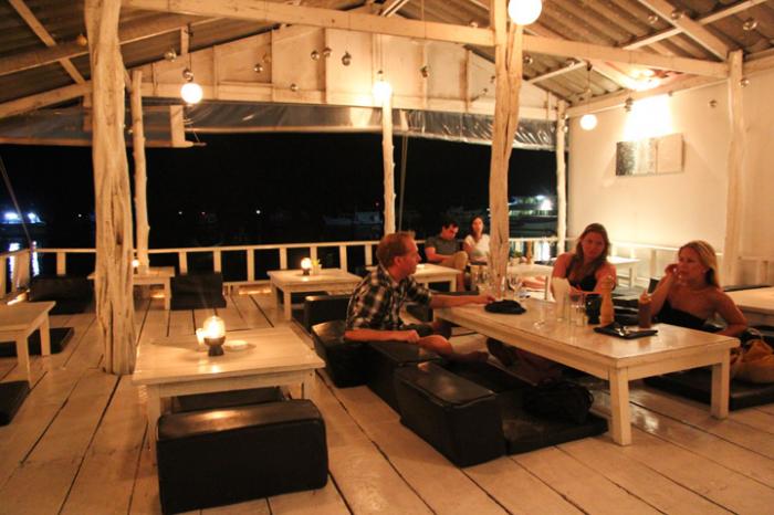 Whitening Bar & Restaurant, a tour attraction in Ko Tao à¸à