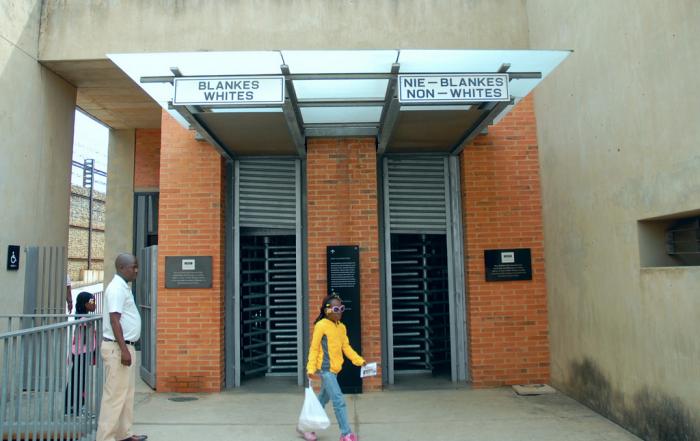 Hector Pieterson Museum, a tour attraction in Soweto iNingizimu Afrika