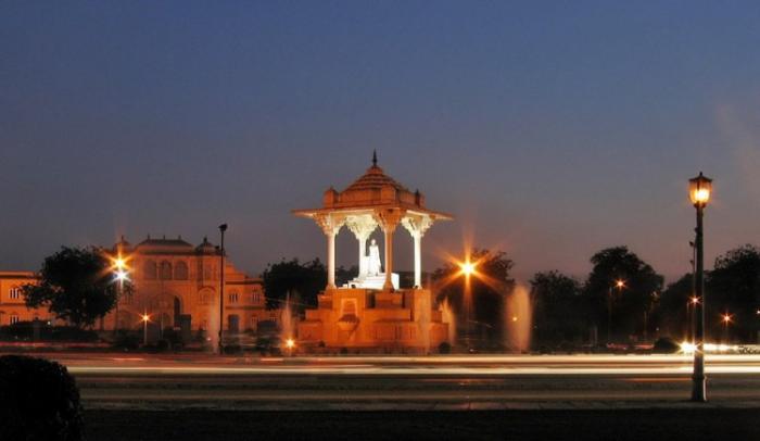 Statue Circle, a tour attraction in Jaipur India