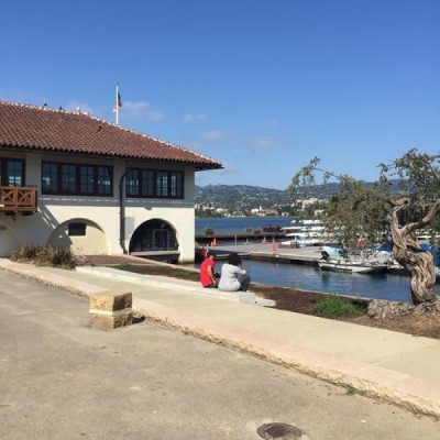 The Lake Chalet Seafood Bar & Grill, a tour attraction in Oakland United States