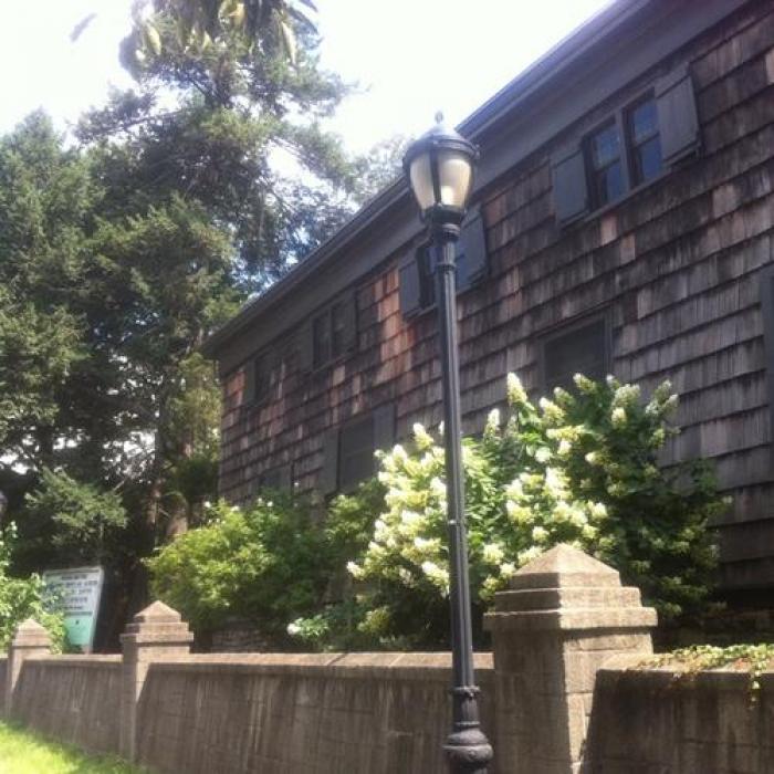 Quaker Meeting House, a tour attraction in Queens, NY, USA