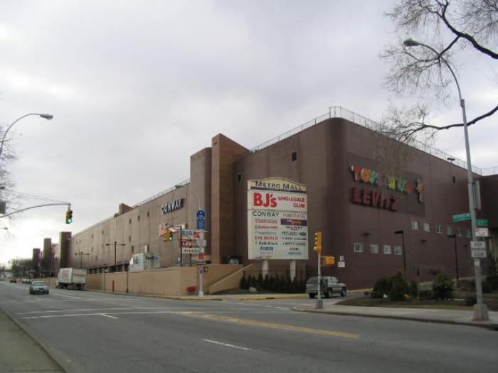 Metro Mall, a tour attraction in Queens, NY, USA