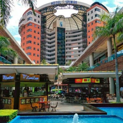 Centro Comercial Chipichape, a tour attraction in Cali Colombia