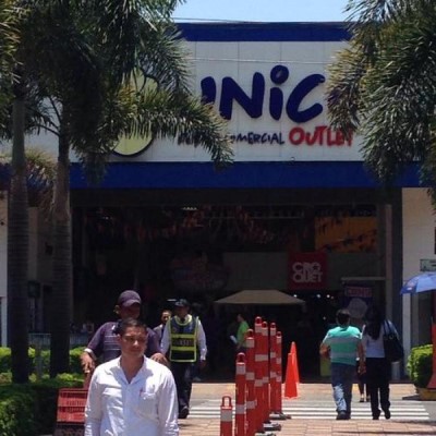 Único Centro Comercial Outlet, a tour attraction in Cali Colombia