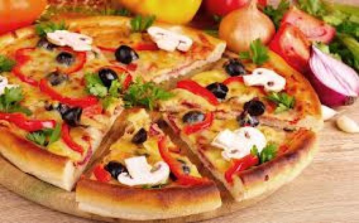 Pizza Greca, a tour attraction in Thessaloniki, Greece 