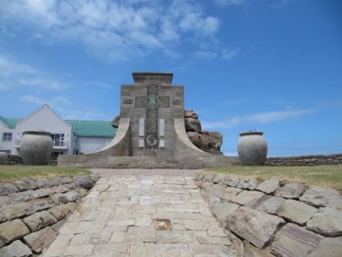 War Memorial, a tour attraction in The Garden Route South Africa
