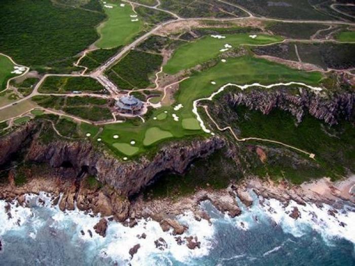 Pinnacle Point Main Beach and Golf Estate, a tour attraction in The Garden Route South Africa