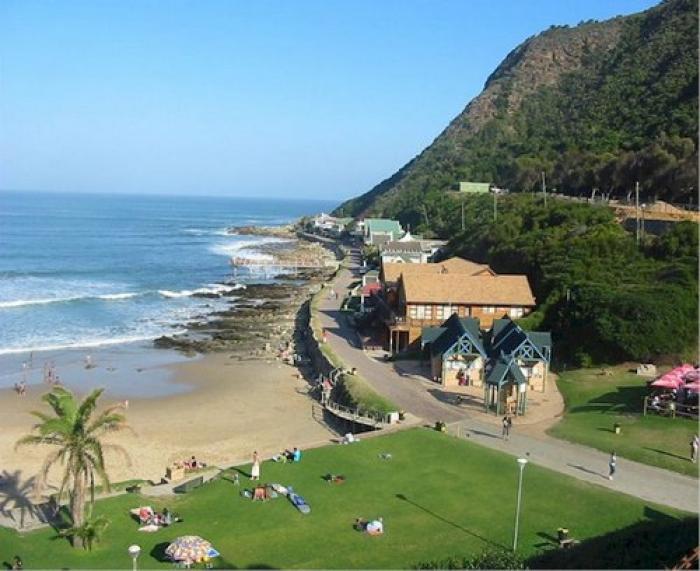 Victoria Bay, a tour attraction in The Garden Route South Africa