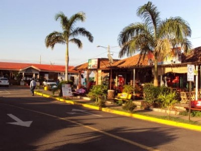 Malecón (Playa de Los Romanticos), a tour attraction in Managua, Nicaragua 